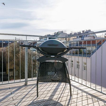 Symphony Apartments 38 - Modern Loft With Terrace And Grill In Central Location Wenen Buitenkant foto