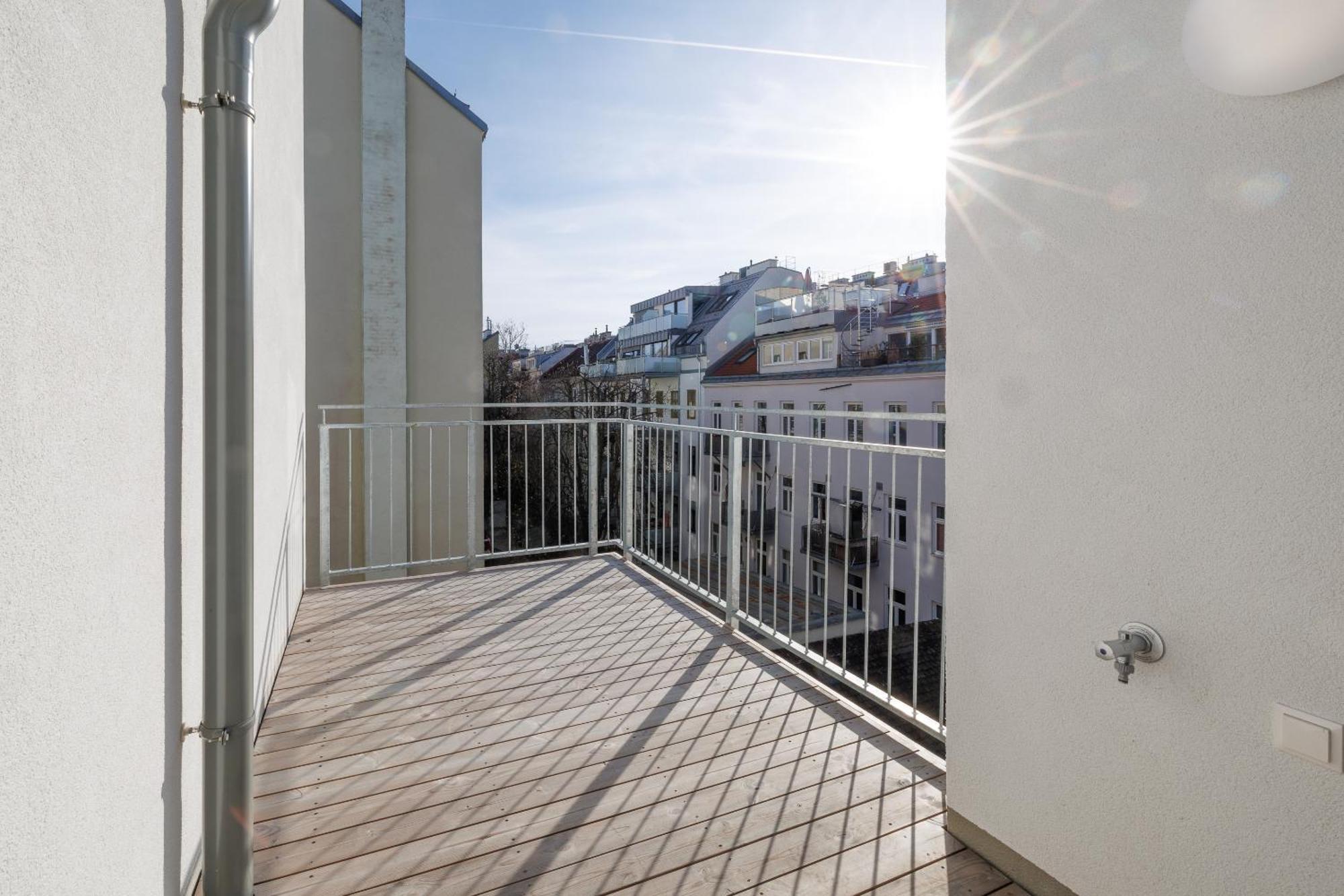 Symphony Apartments 38 - Modern Loft With Terrace And Grill In Central Location Wenen Buitenkant foto