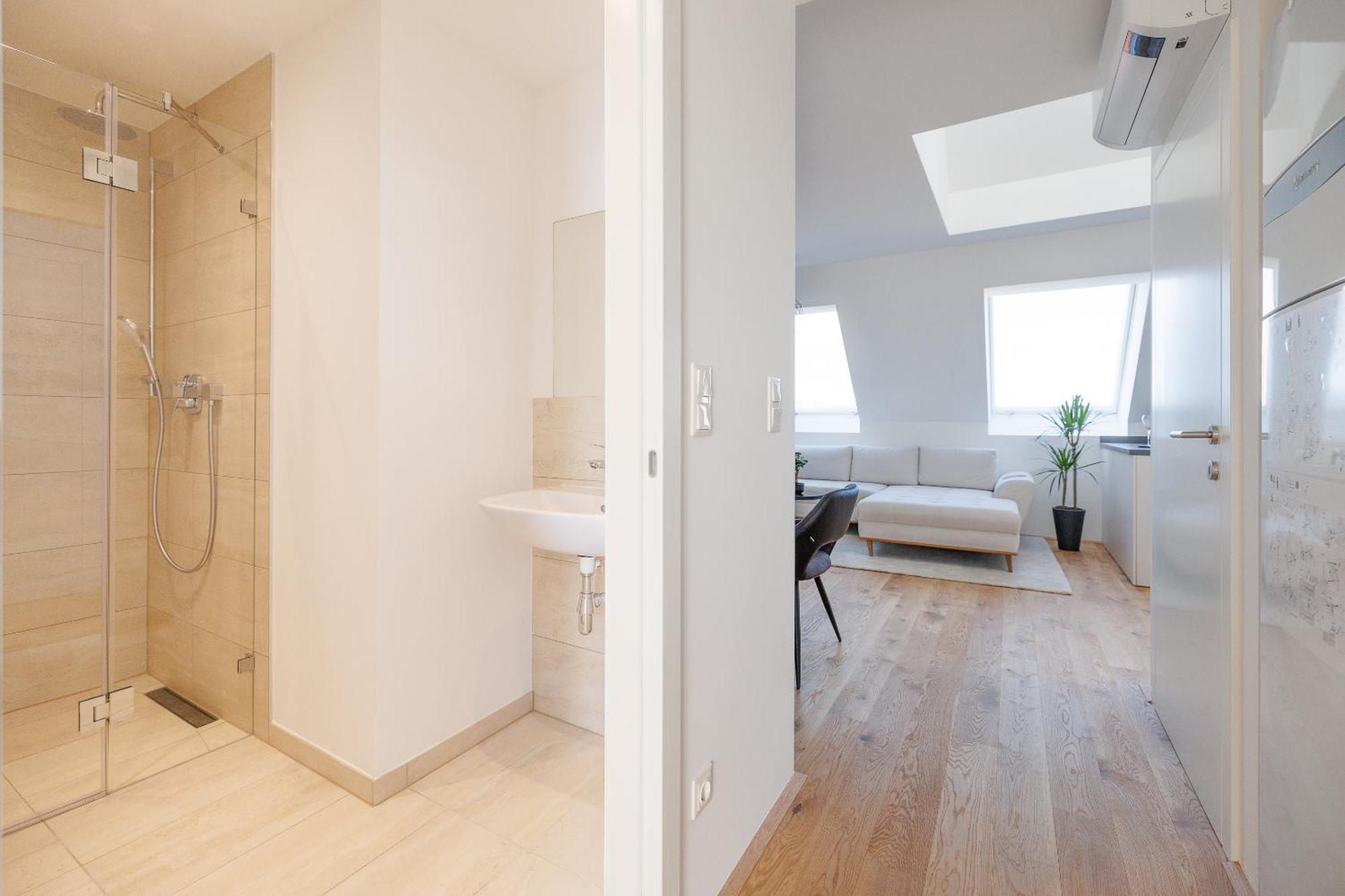 Symphony Apartments 38 - Modern Loft With Terrace And Grill In Central Location Wenen Buitenkant foto