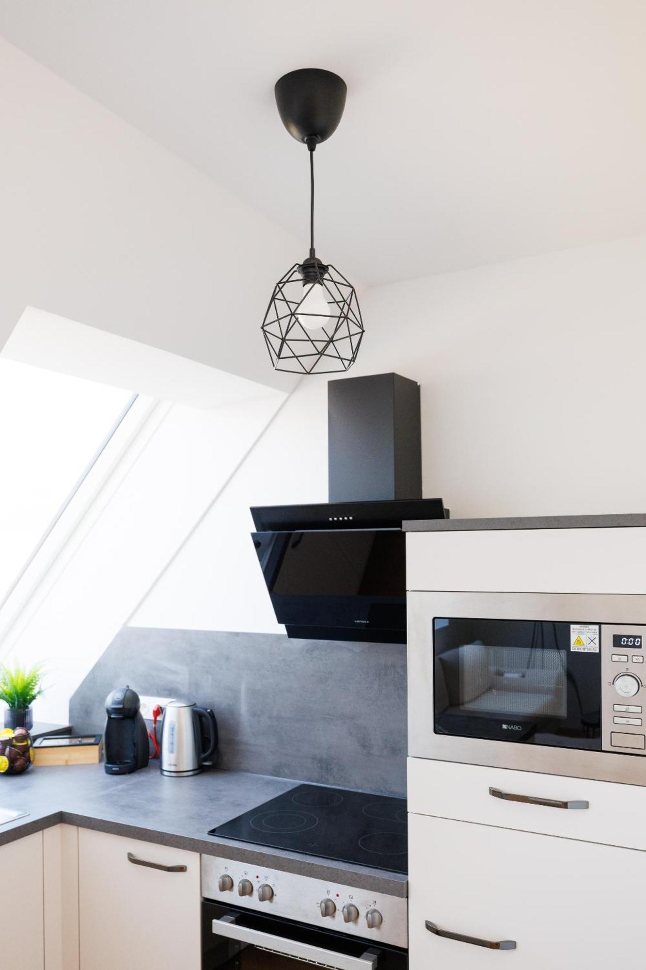Symphony Apartments 38 - Modern Loft With Terrace And Grill In Central Location Wenen Buitenkant foto