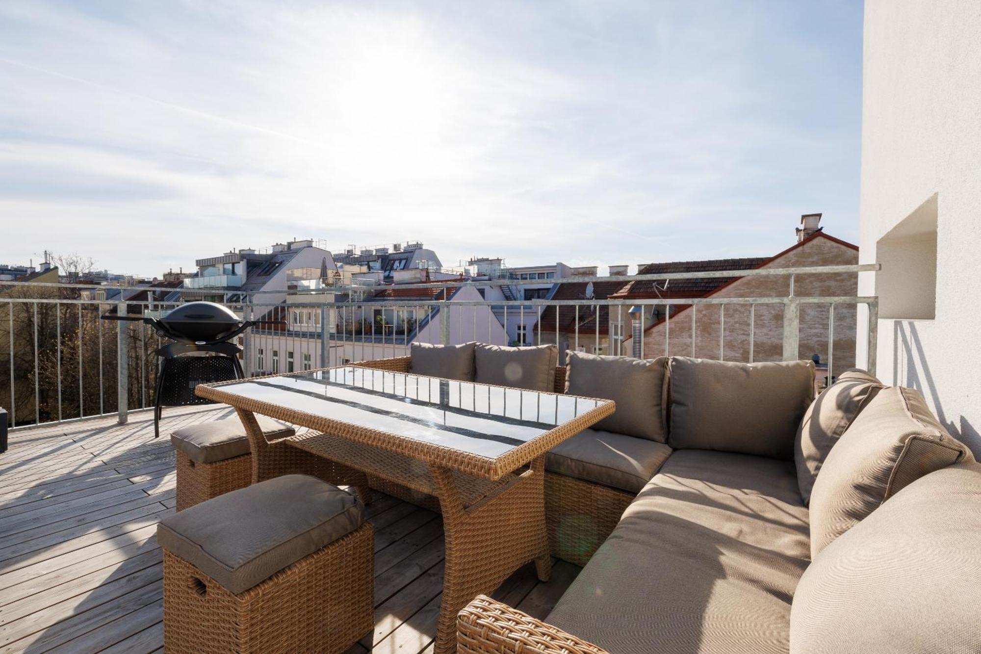 Symphony Apartments 38 - Modern Loft With Terrace And Grill In Central Location Wenen Buitenkant foto